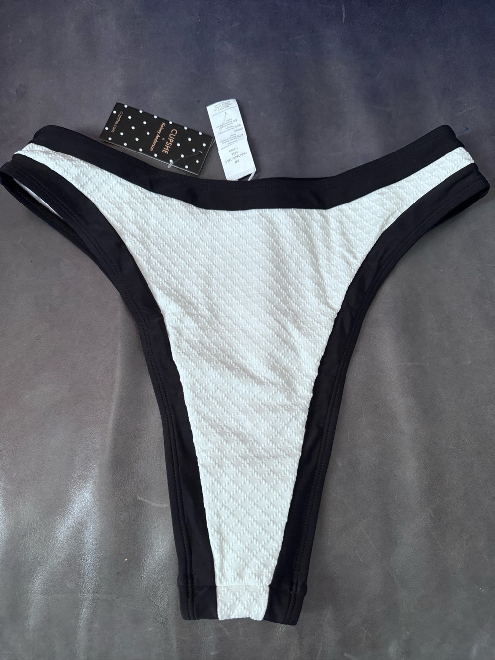 Cupshe Kelsey Anderson Bon Voyage White & Black Contrast Bikini Bottom M